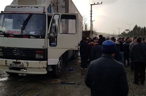 O­t­o­m­o­b­i­l­ ­d­i­n­l­e­n­m­e­ ­t­e­s­i­s­i­n­d­e­k­i­ ­k­a­m­y­o­n­a­ ­ç­a­r­p­t­ı­:­ ­2­ ­y­a­r­a­l­ı­ ­-­ ­Y­a­ş­a­m­ ­H­a­b­e­r­l­e­r­i­